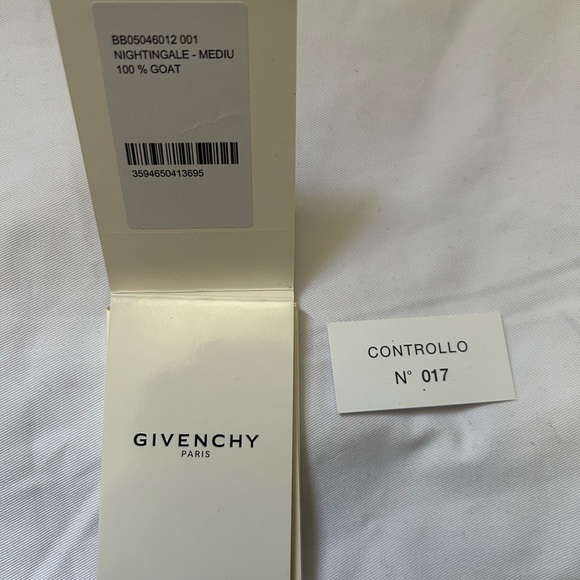 *AS GOOD AS NEW* GIVENCHY NIGHTINGALE Satchel! - Picture 9 of 10